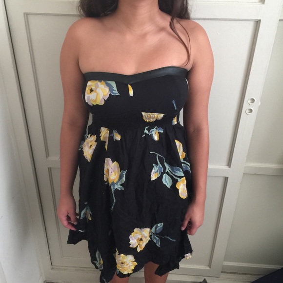 PILLING VOLCOM STRAPLESS FLORAL MINI DRESS SMALL - Picture 4 of 5